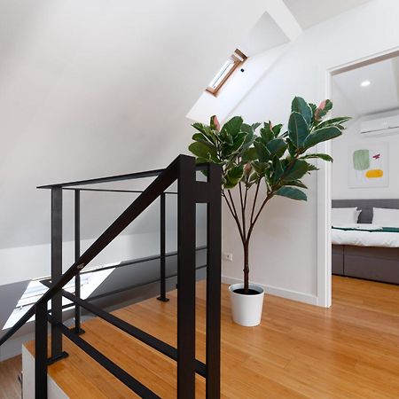 Two-Level Apart With A Terrace Near The Vltava River Praga Exterior foto