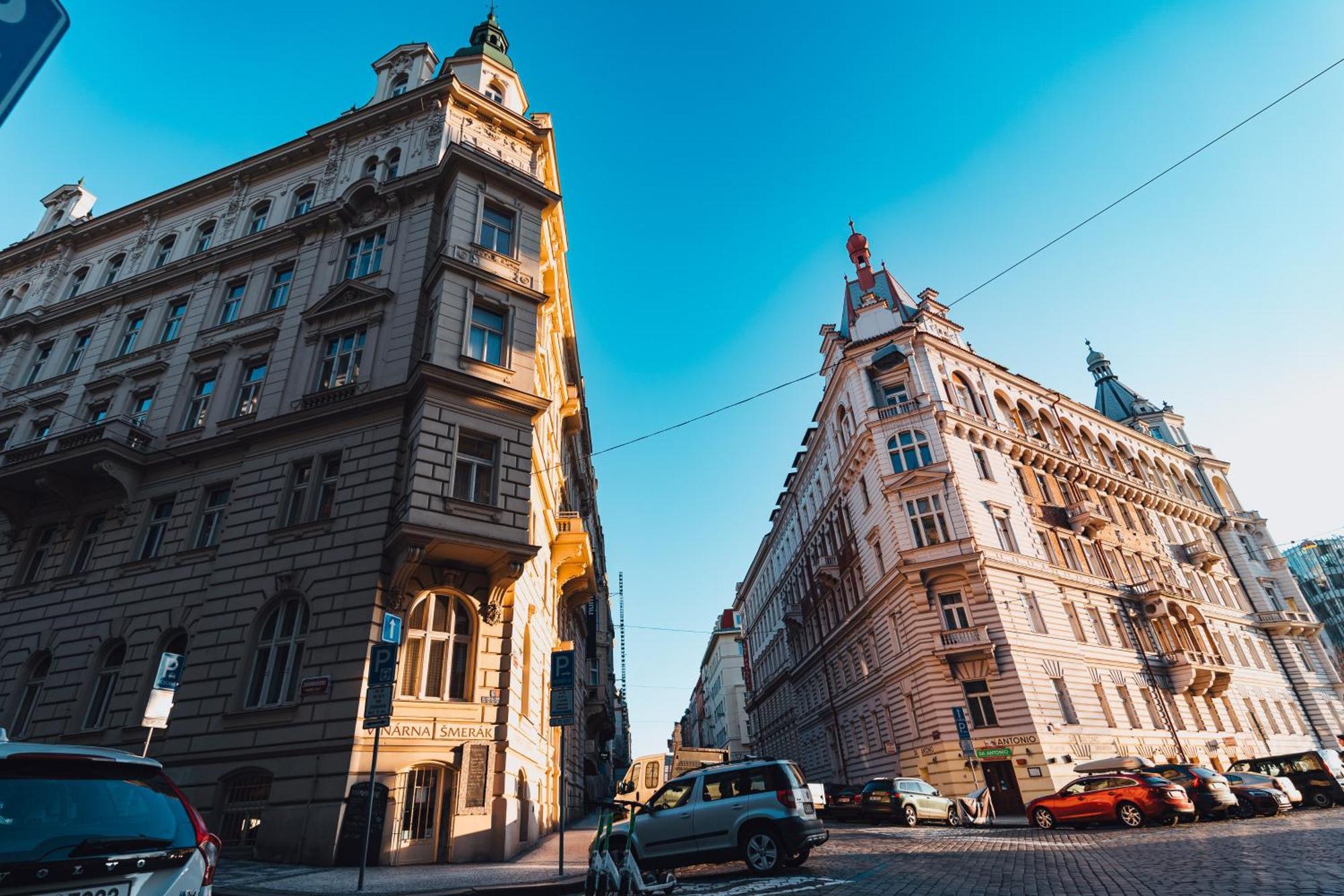 Two-Level Apart With A Terrace Near The Vltava River Praga Exterior foto